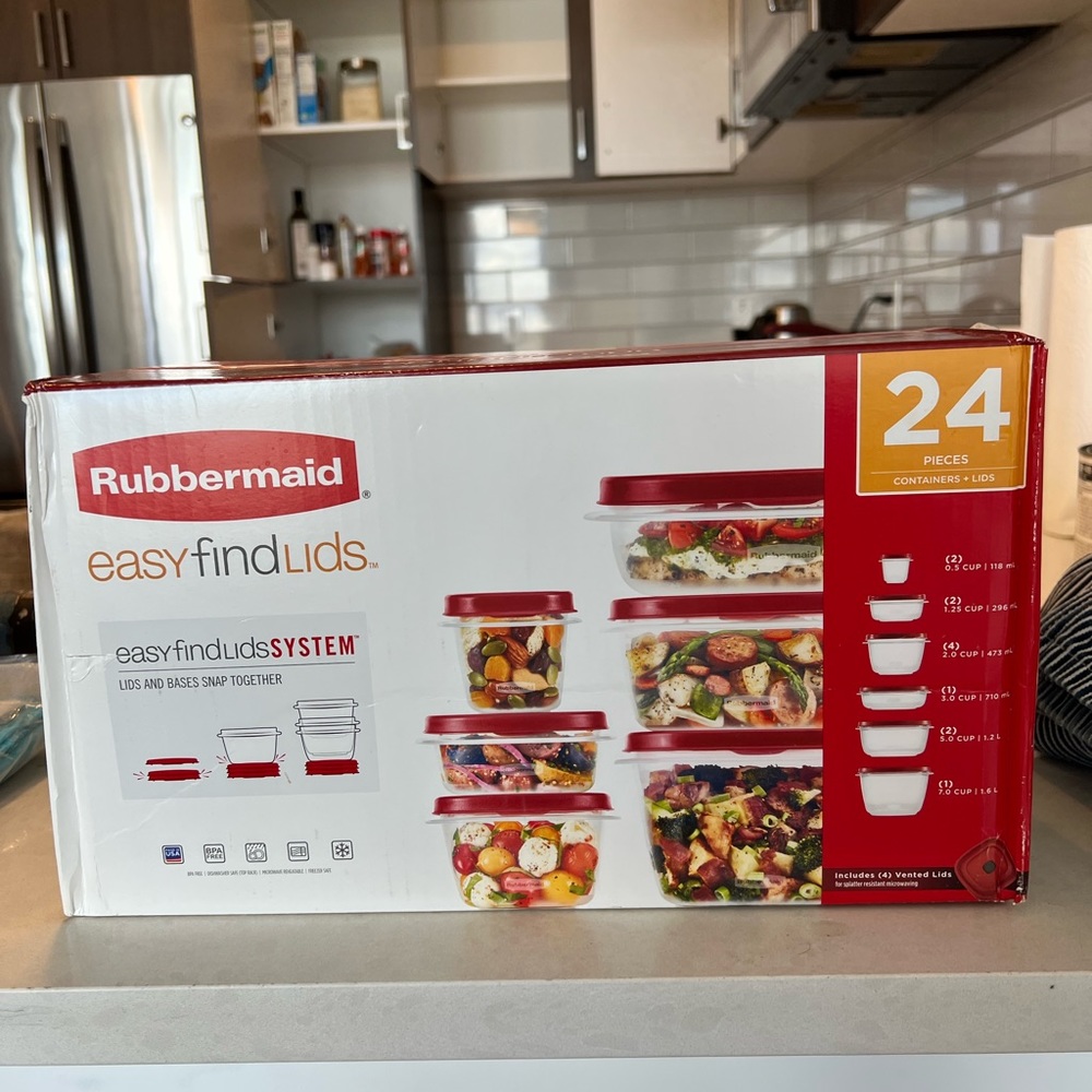 Rubbermaid Set, Tupperware 24 Piece.  New!